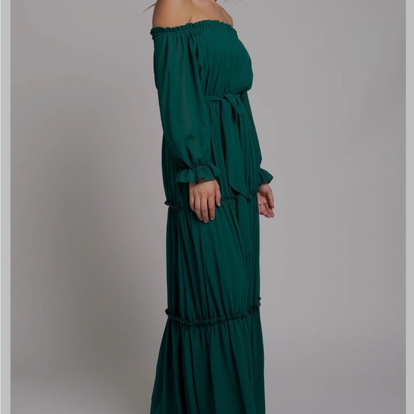 Pink blush forest green tierd off the should dress - Picture 2 of 6